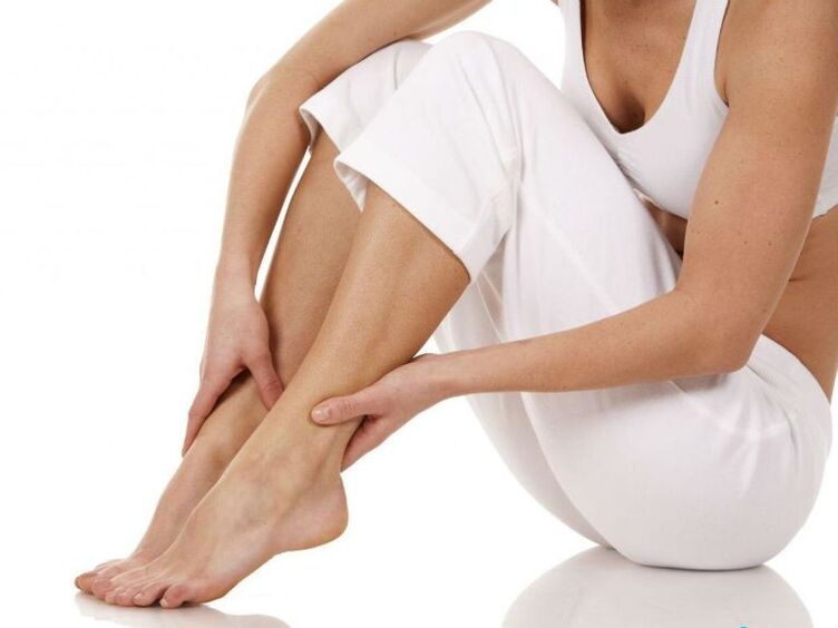 príznaky kŕčových žíl na nohách